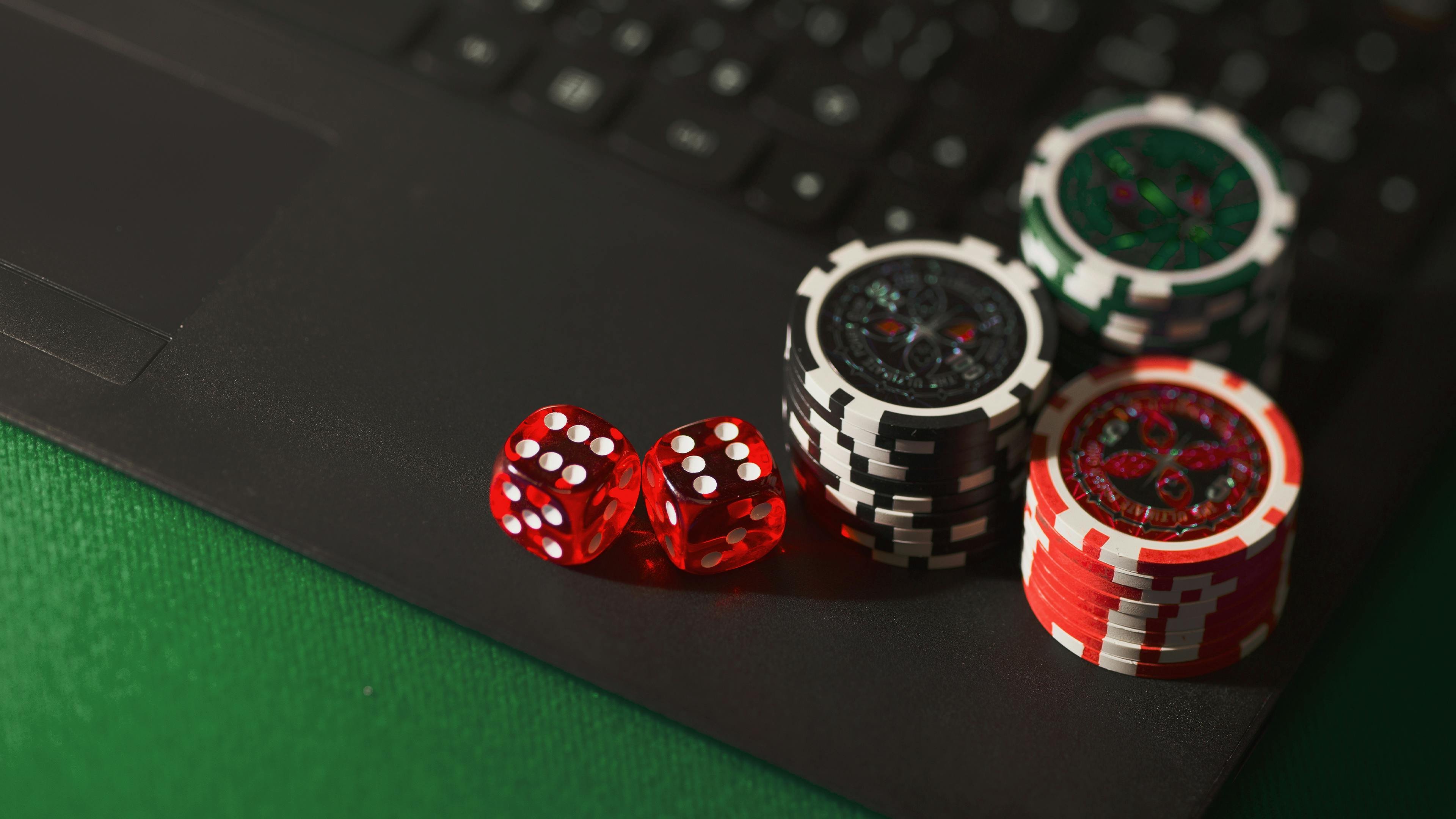 Online Slot ဂိမ်းများ Reel Spin ကြည်လင်သောပုံ